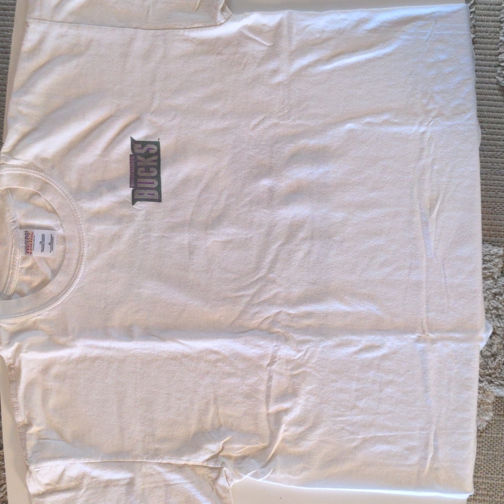 Milwaukee Bucks Vintage Tee